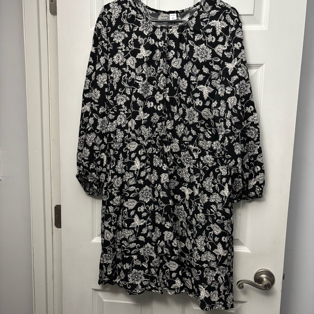 Black and White Ruffled Buttoned Mini Dress